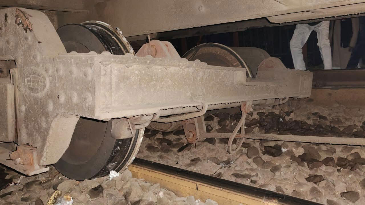 ভৈরবে ট্রেনের বগি লাইনচ্যুত, বন্ধ ঢাকা-সিলেট-চট্টগ্রাম রুট